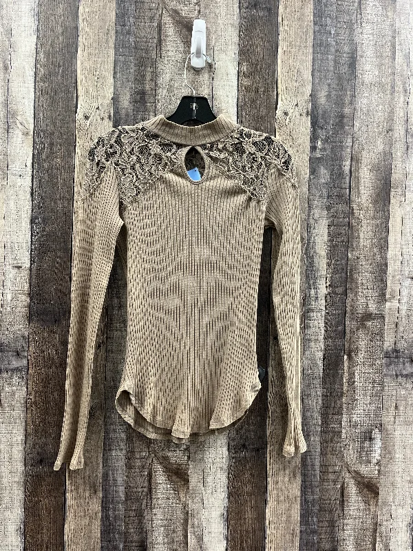 Top Long Sleeve By Free People In Tan, Size: S