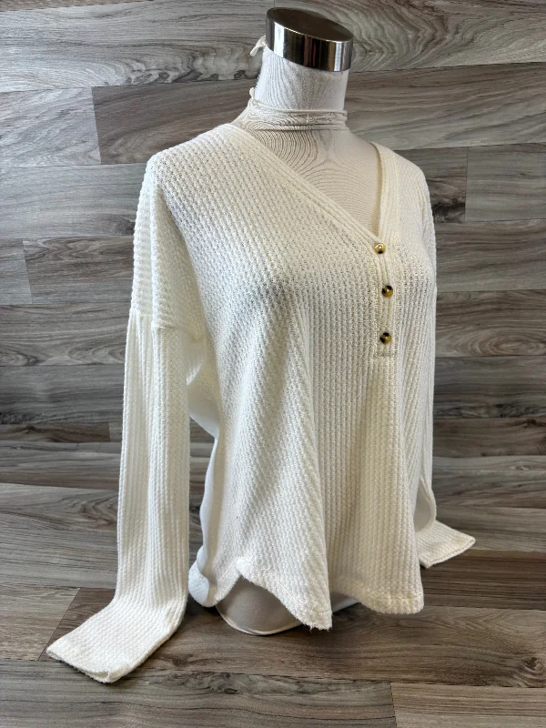 Top Long Sleeve By Clothes Mentor In Cream, Size: M