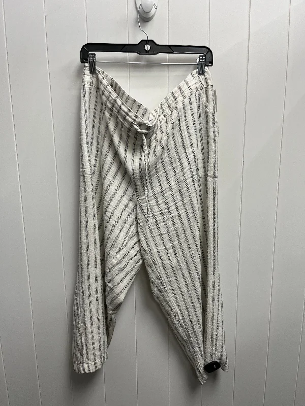 Pants Cropped By Liz Claiborne In Grey & White, Size: Xl