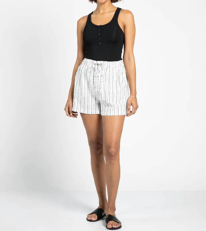 Veronica Shorts In White Black Stripe